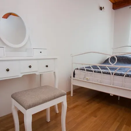 Markulo Apartment *